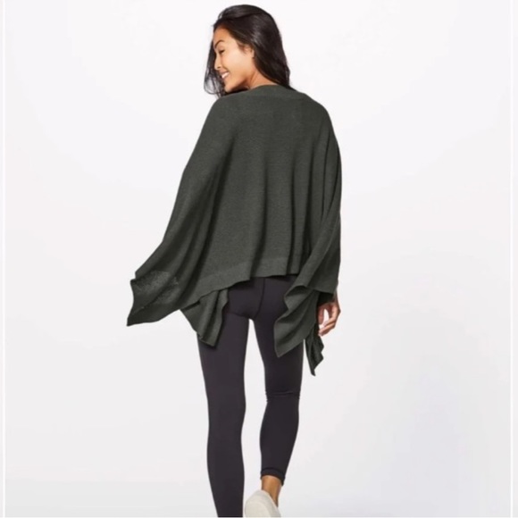 Lululemon Forward Flow Cape in Dark Olive - Picture 3 of 7